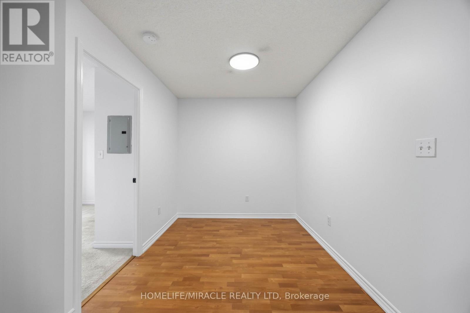1010 - 7 Lorraine Drive Property Photo 20