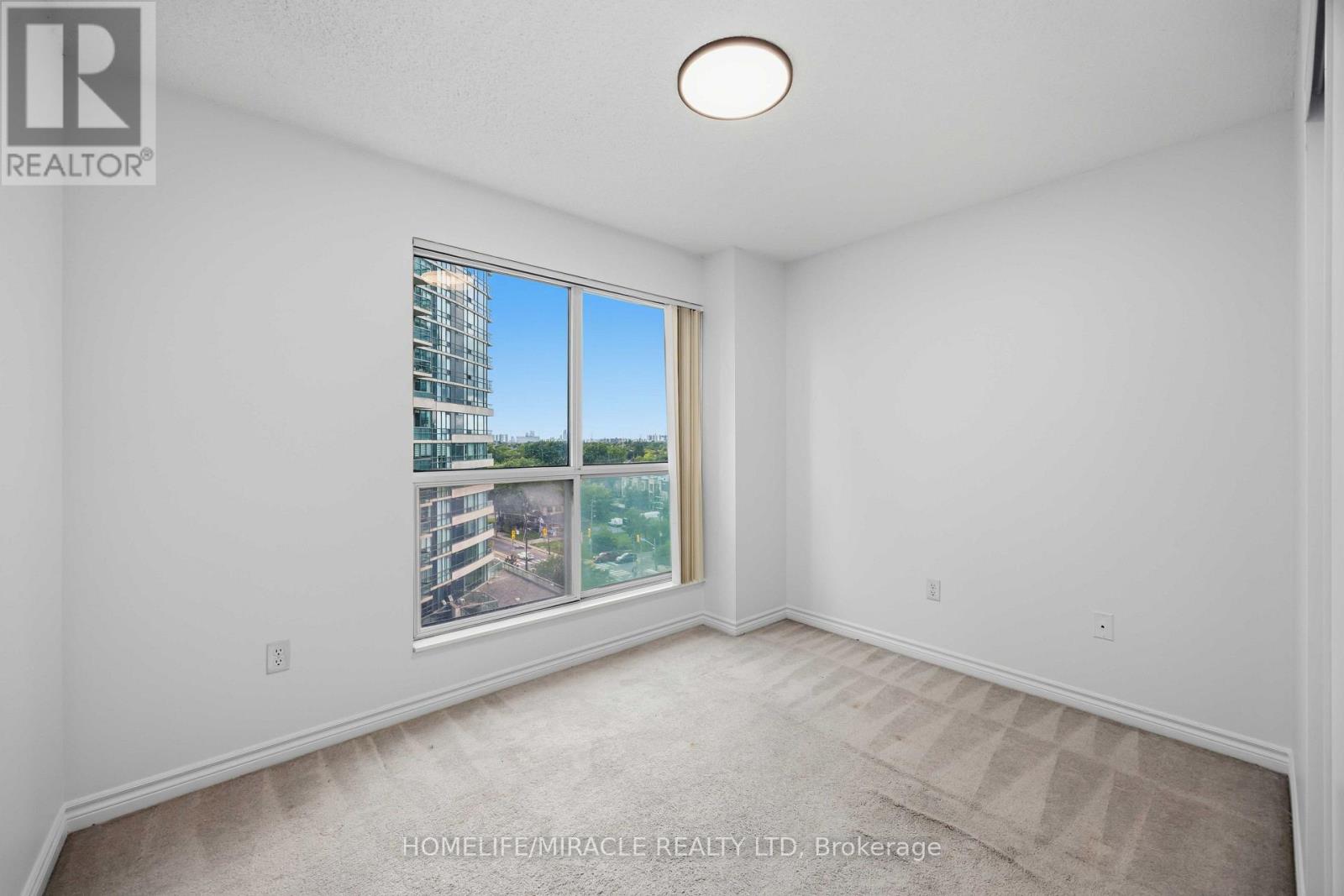 1010 - 7 Lorraine Drive Property Photo 22