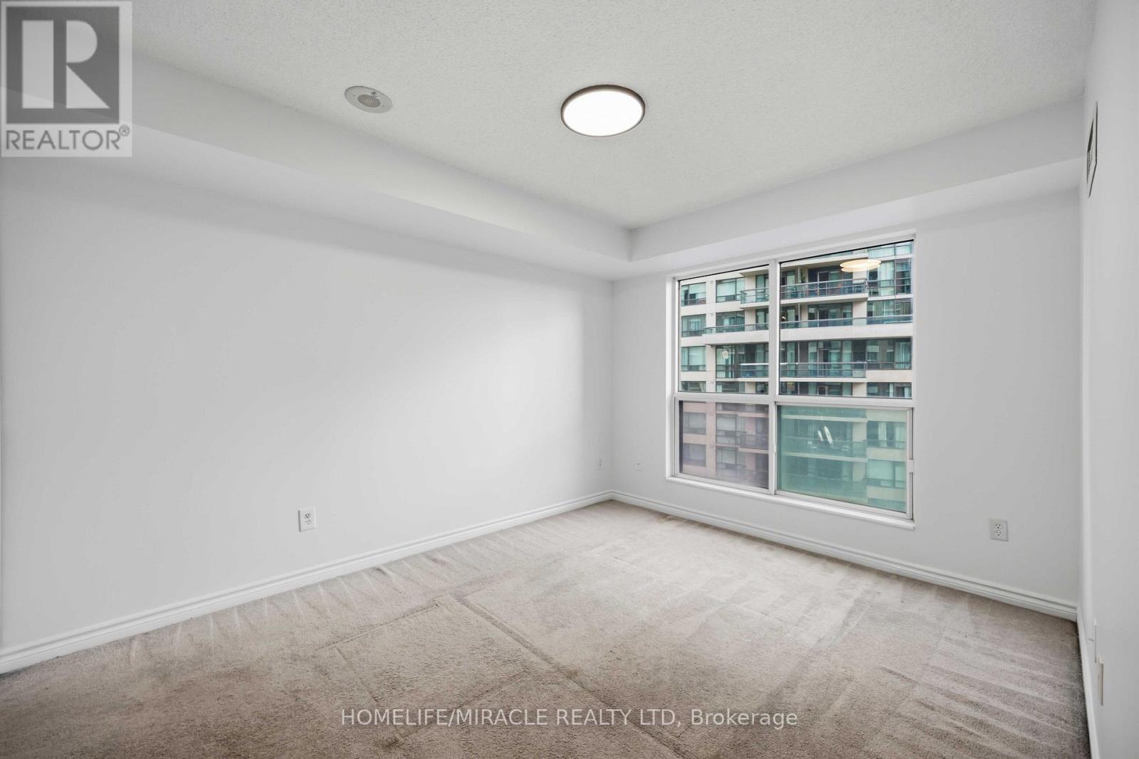 1010 - 7 Lorraine Drive Property Photo 26
