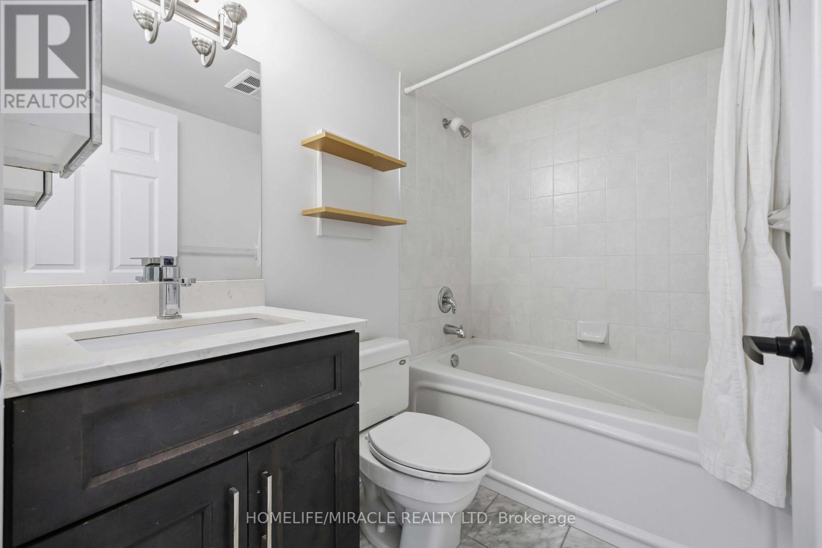 1010 - 7 Lorraine Drive Property Photo 28
