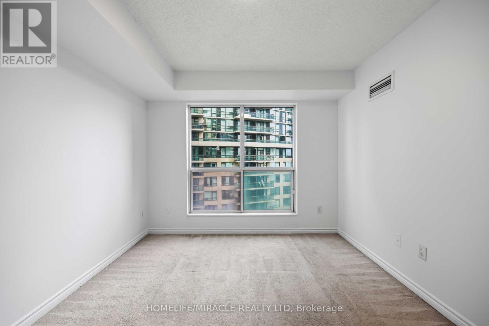 1010 - 7 Lorraine Drive Property Photo 29
