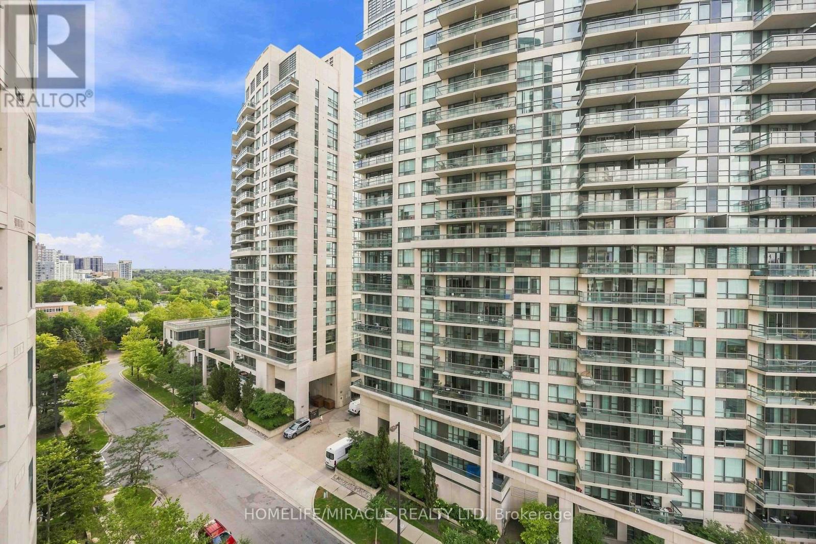 1010 - 7 Lorraine Drive Property Photo 32