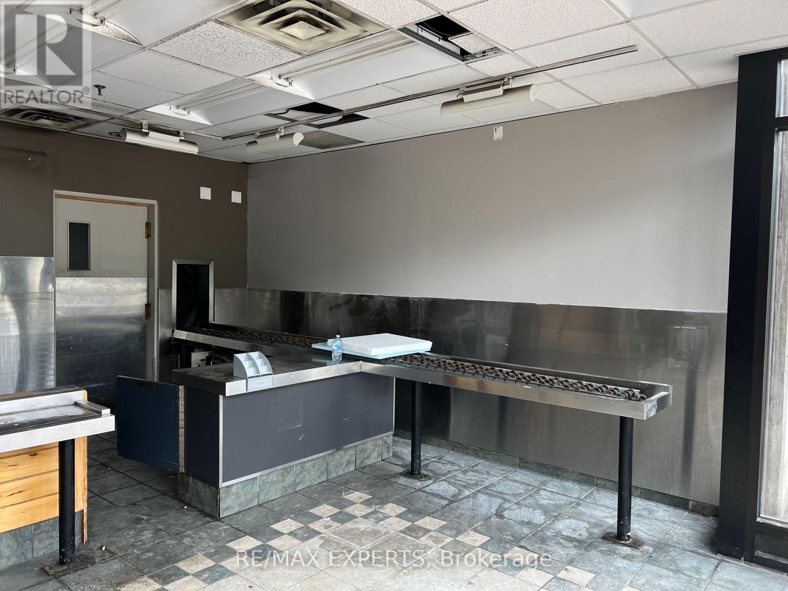 110 - 720 Spadina Avenue Property Photo 6