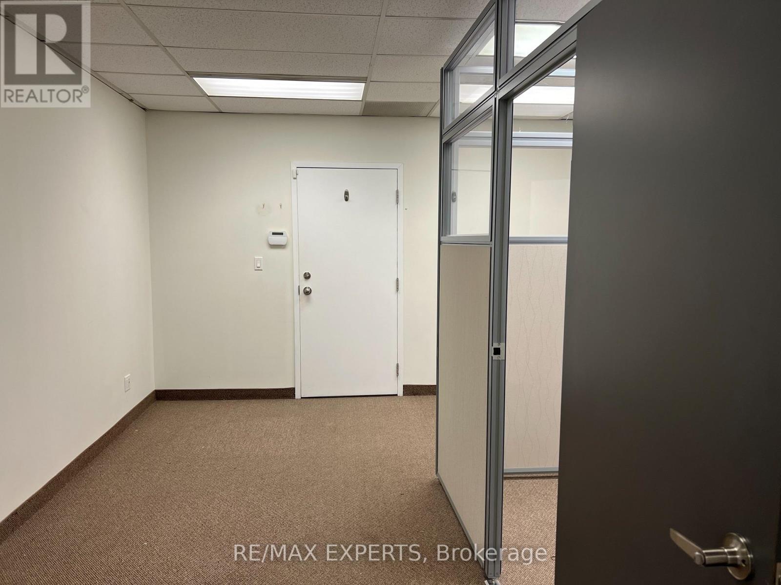 300 - 720 Spadina Avenue Property Photo 7