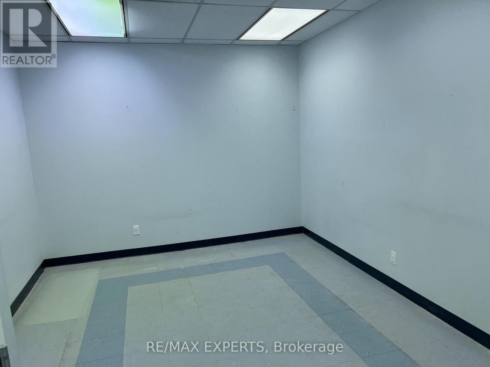 300 - 720 Spadina Avenue Property Photo 11