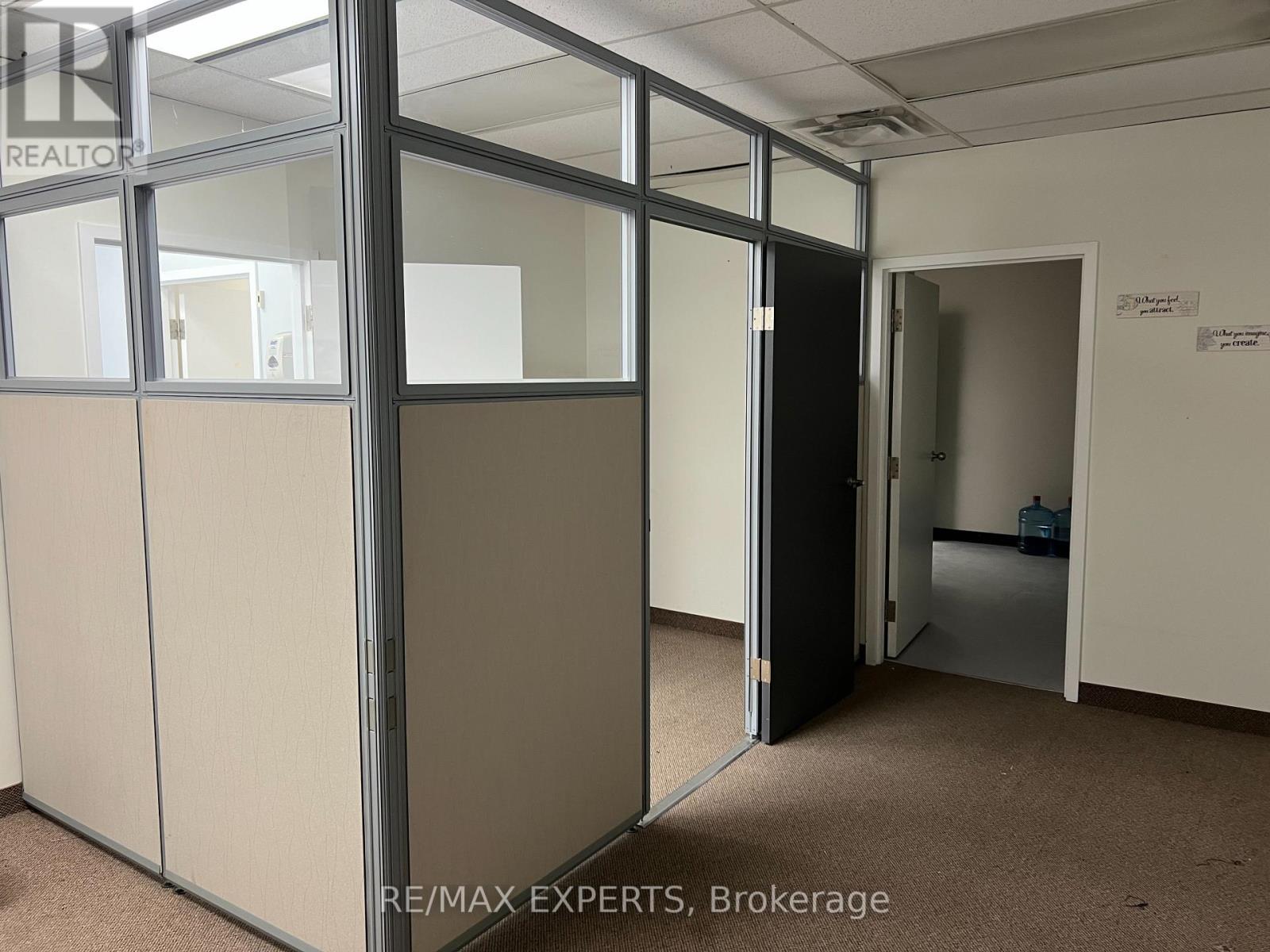 300 - 720 Spadina Avenue Property Photo 12