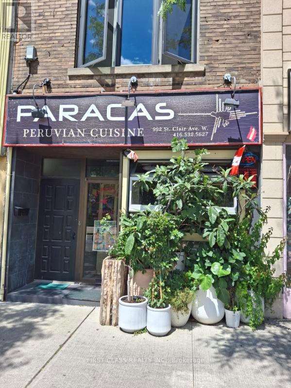 992 St Clair Avenue W Property Photo 1