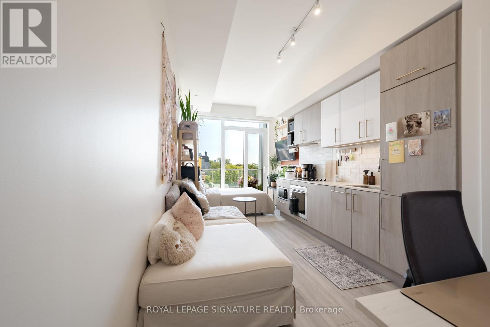 929 - 2020 Bathurst Street Property Photo 1