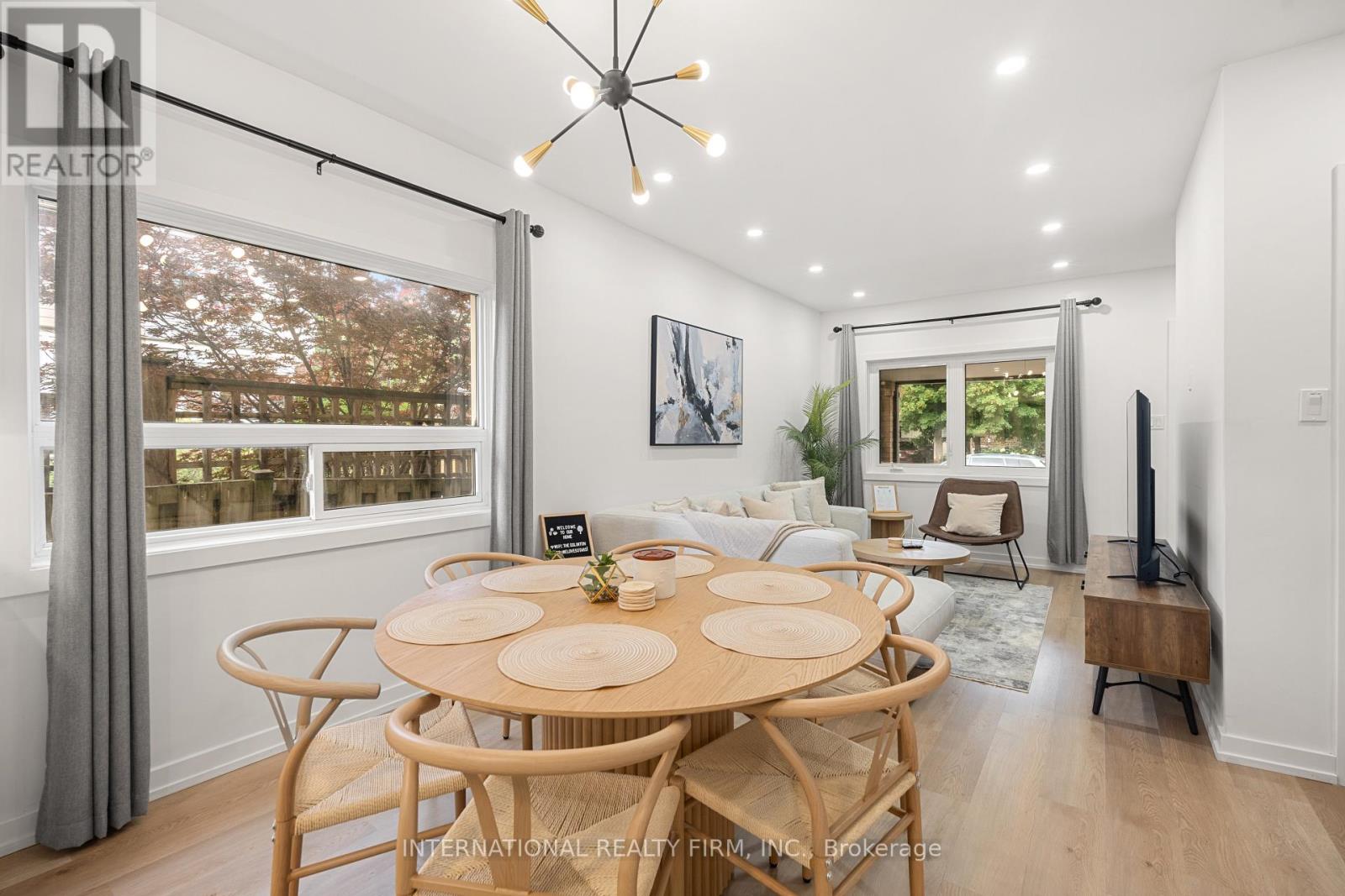 171 DUPLEX AVENUE
