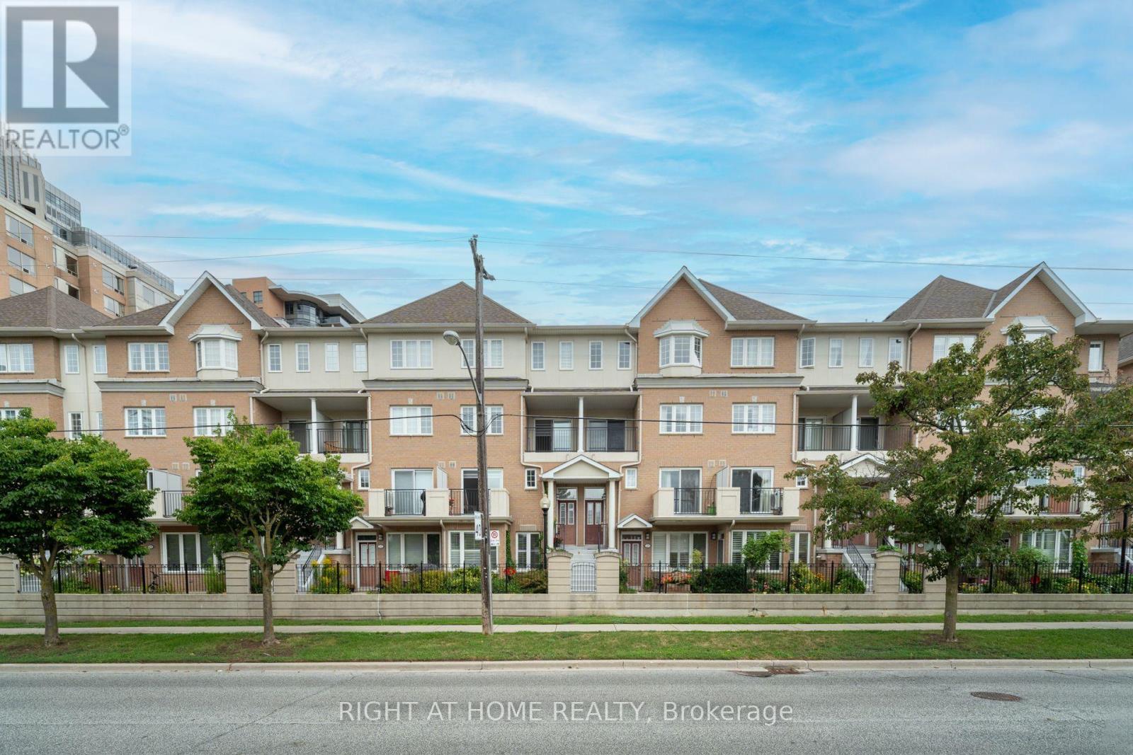220 GRANDVIEW WAY