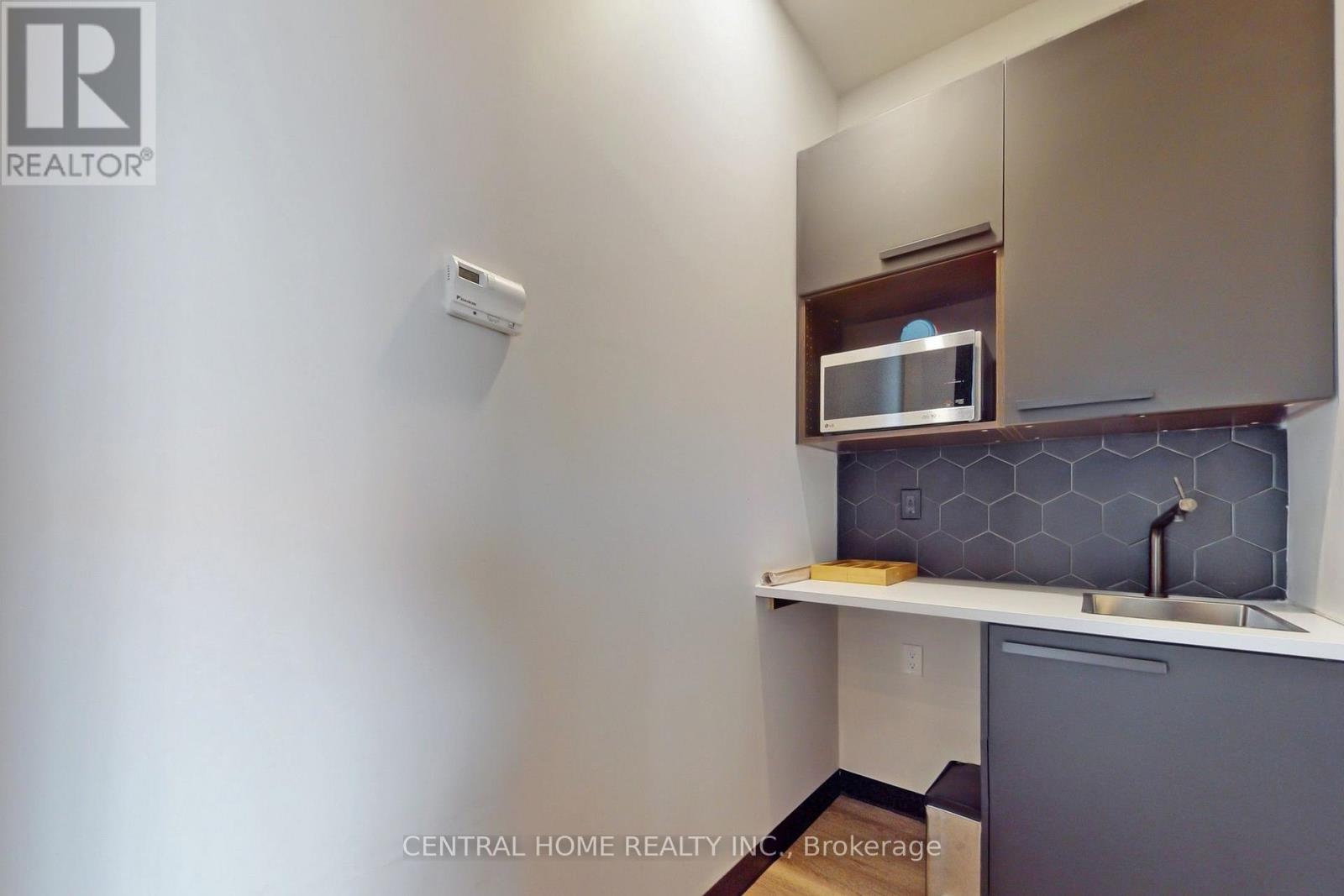 620 - 130 Queens Quay E Property Photo 25