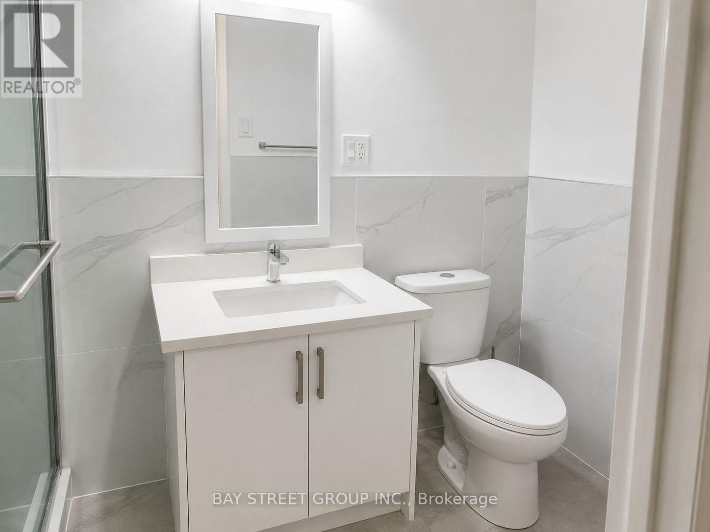 586 Huron Street Property Photo 8