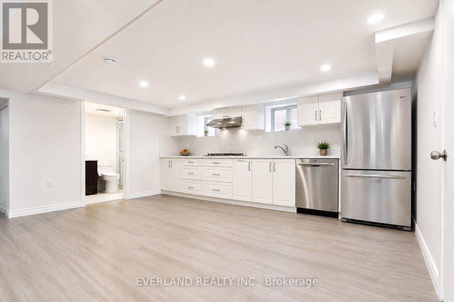 UNIT A - 1751 BAYVIEW AVENUE