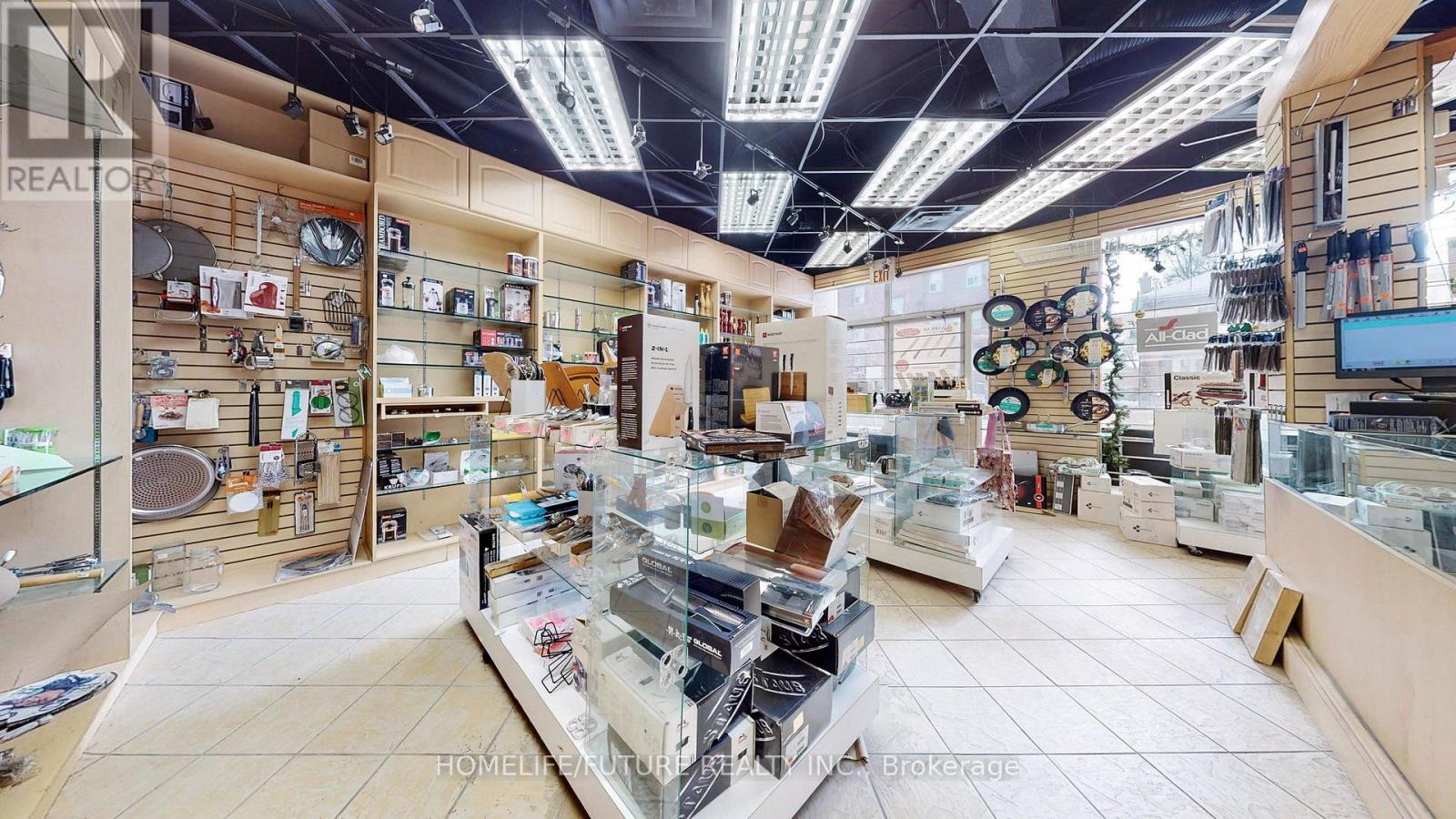 11-14 - 158 Eglinton Avenue W Property Photo 8