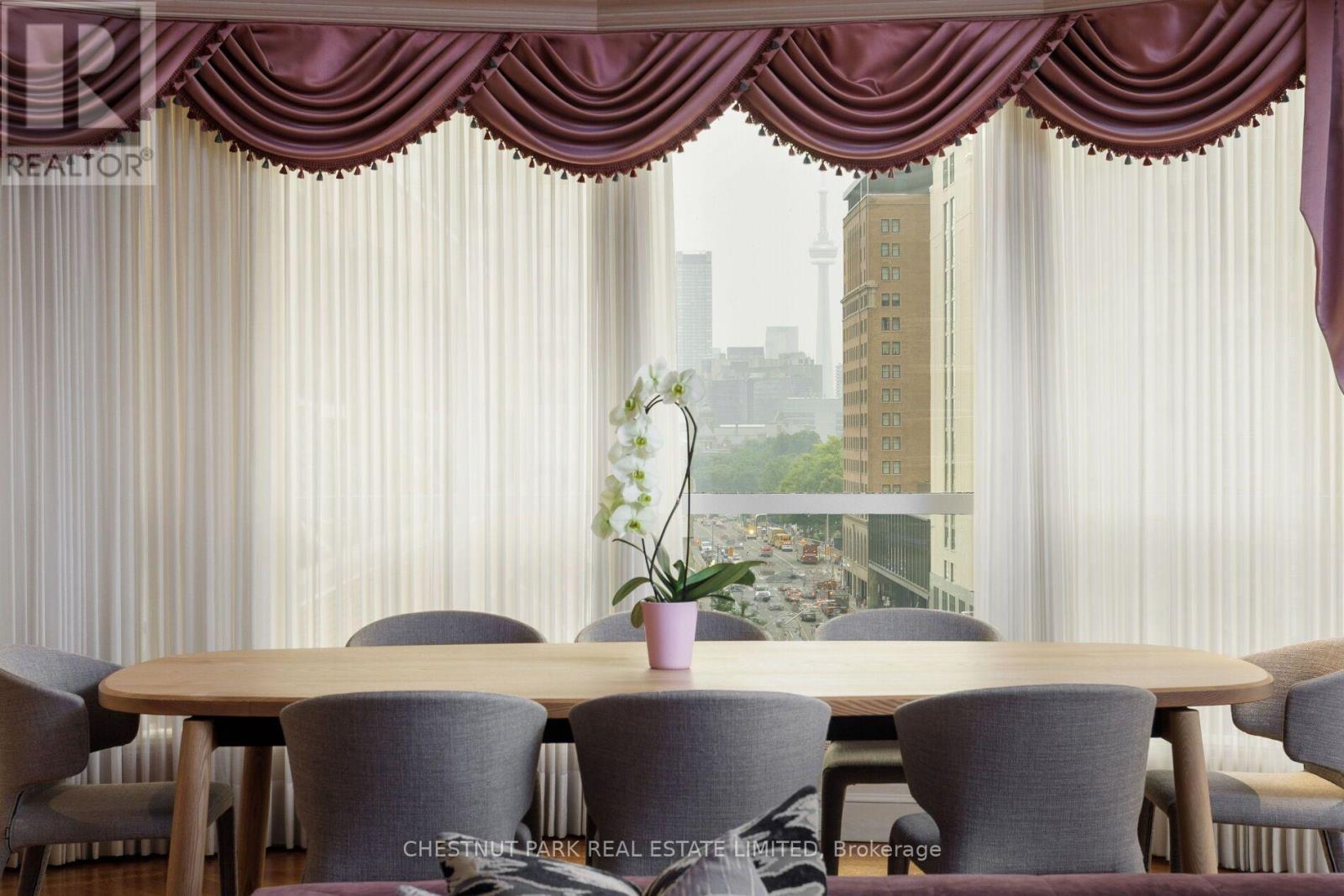 612 - 77 AVENUE ROAD Property Photo 1