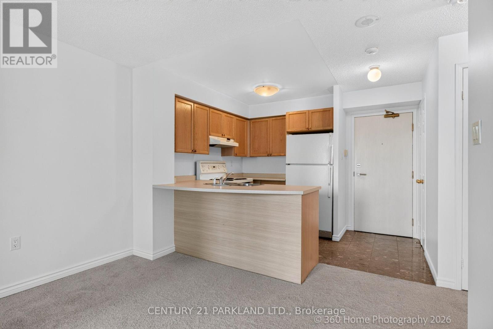 609 - 109 Front Street E Property Photo 5