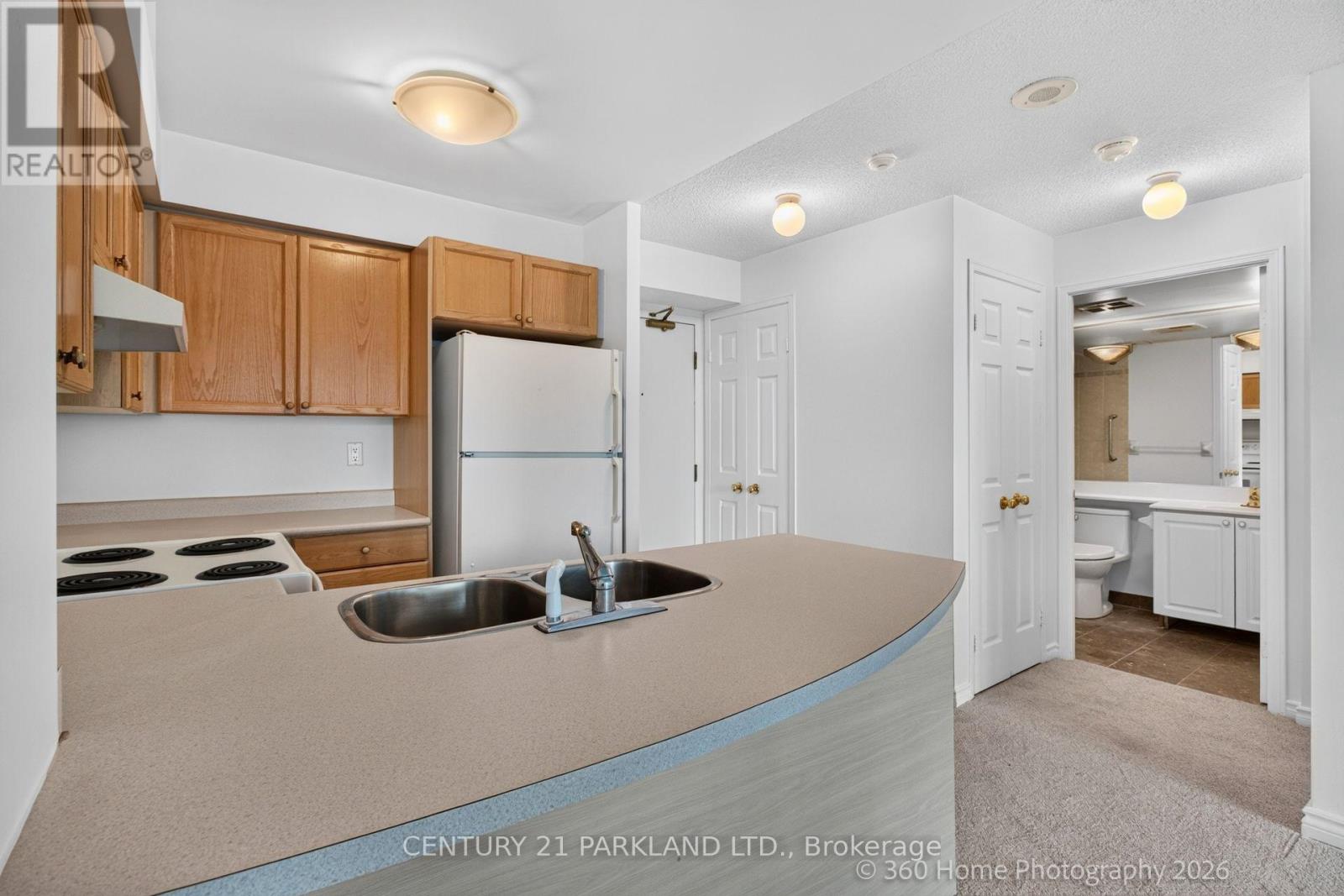 609 - 109 Front Street E Property Photo 13