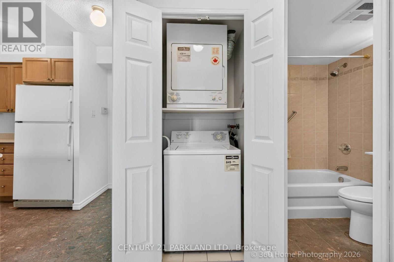 609 - 109 Front Street E Property Photo 17