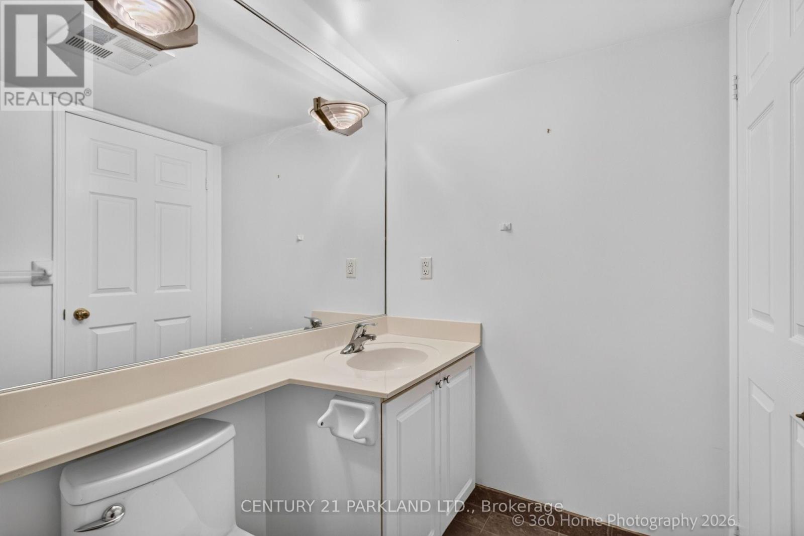 609 - 109 Front Street E Property Photo 19