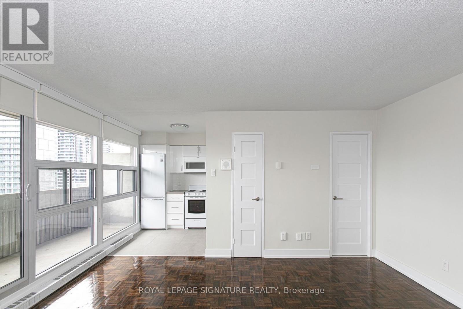 1104 - 33 ISABELLA STREET