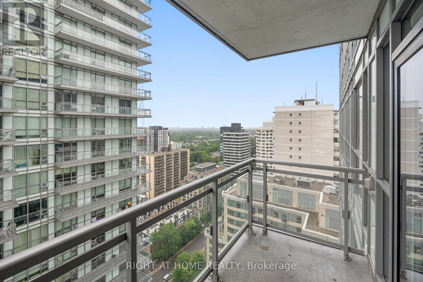 2306 - 89 Dunfield Avenue Property Photo 15