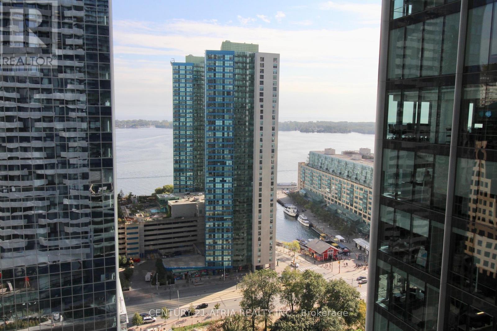 2510 - 100 Harbour Street Property Photo 1