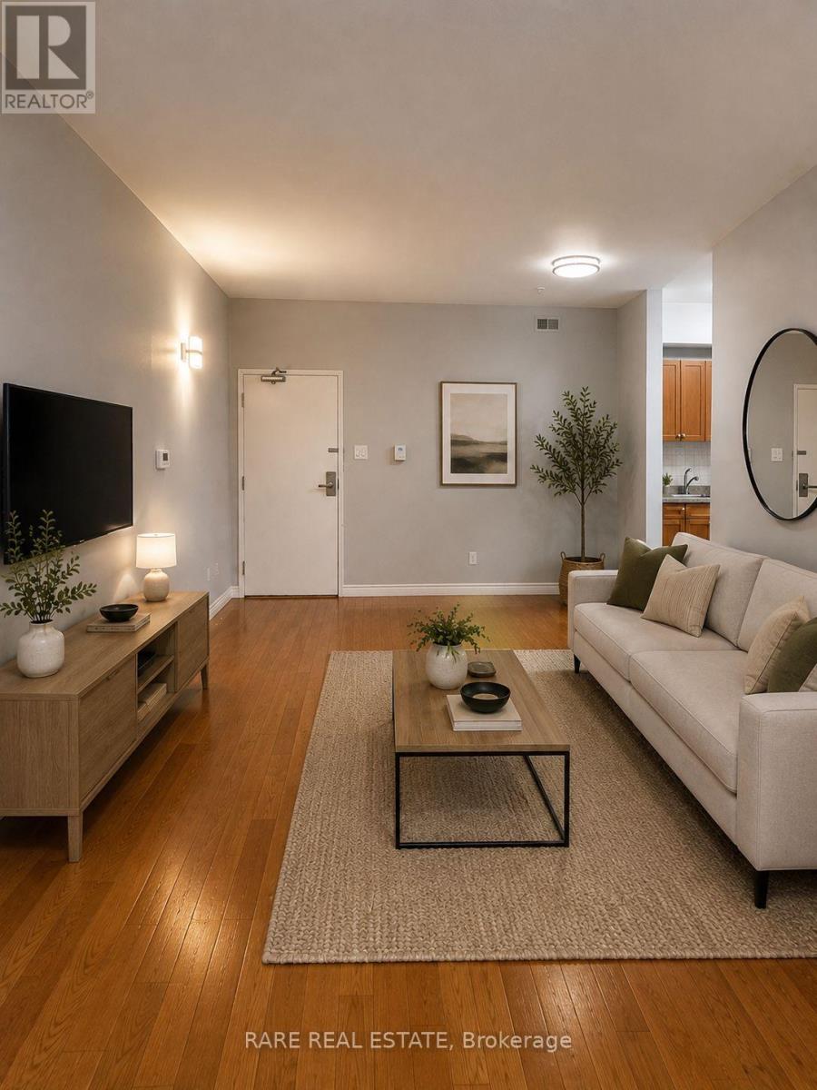 302 - 249 Augusta Avenue Property Photo 1