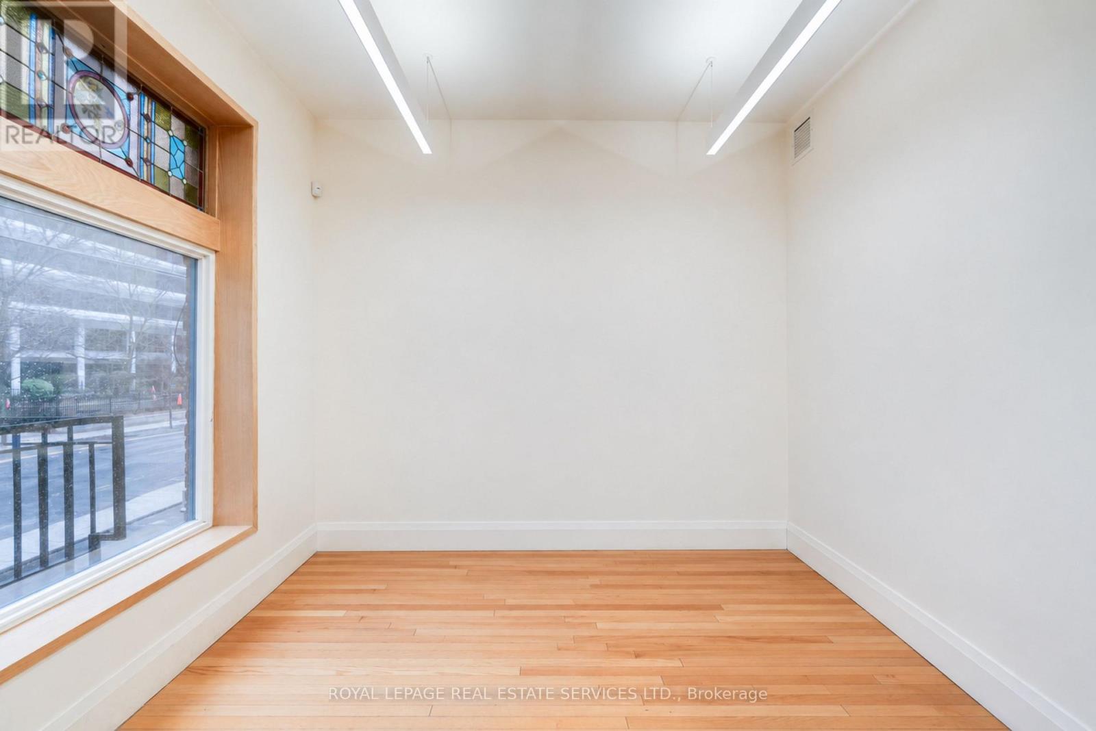 54 1/2 St Patrick Street Property Photo 3