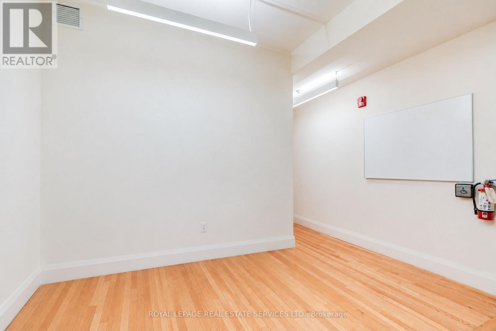 54 1/2 St Patrick Street Property Photo 4
