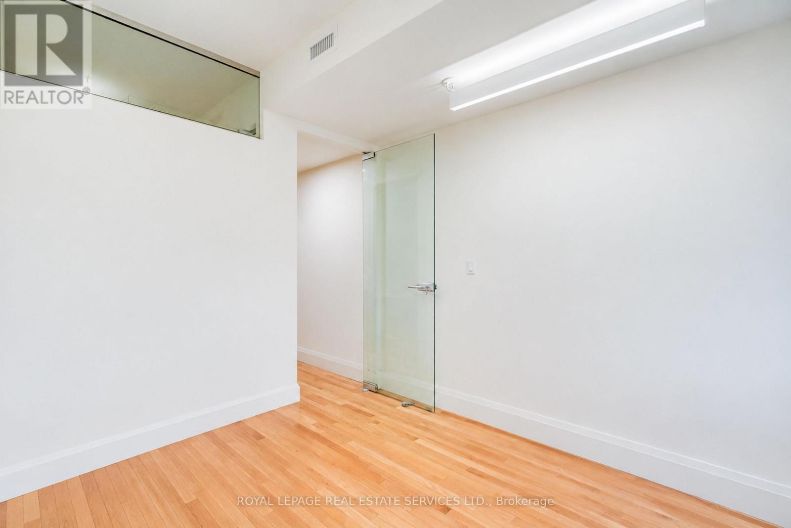 54 1/2 St Patrick Street Property Photo 9
