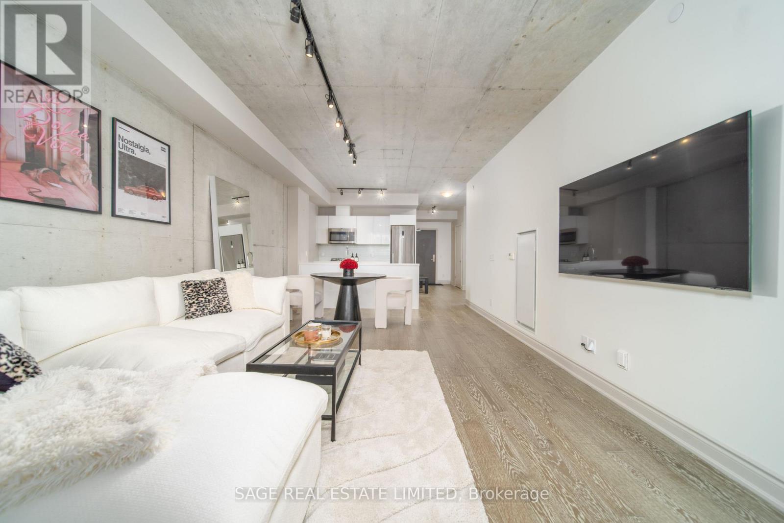 320 - 608 Richmond Street W Property Photo 2