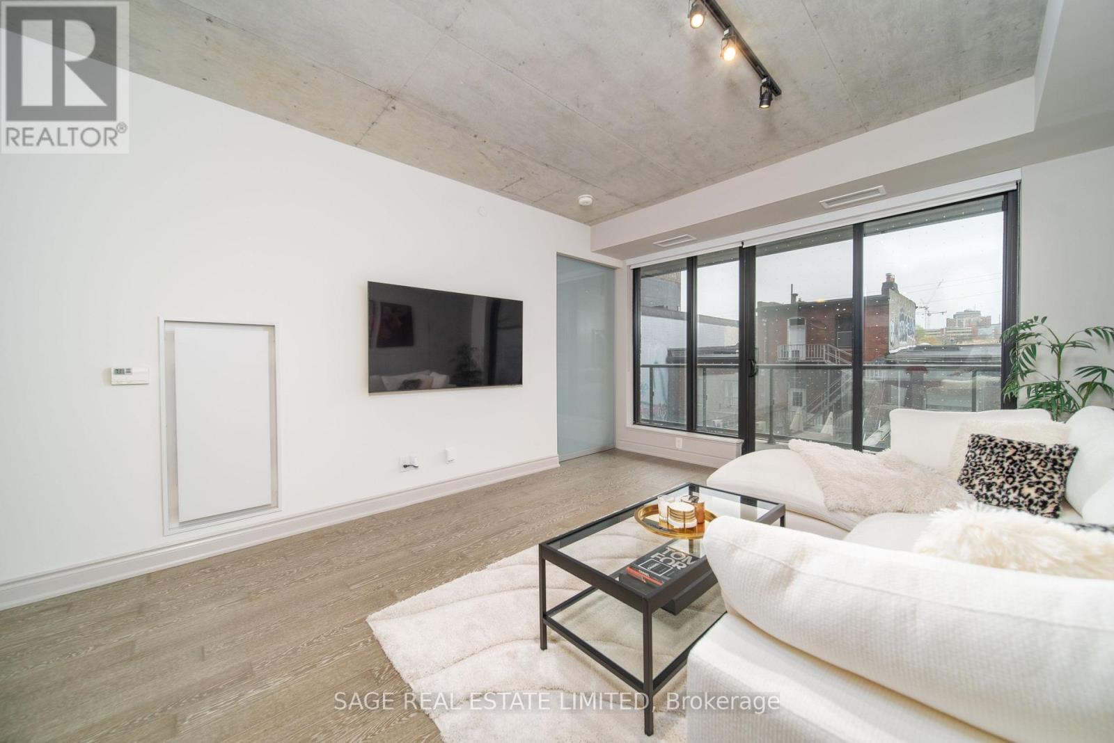 320 - 608 Richmond Street W Property Photo 5