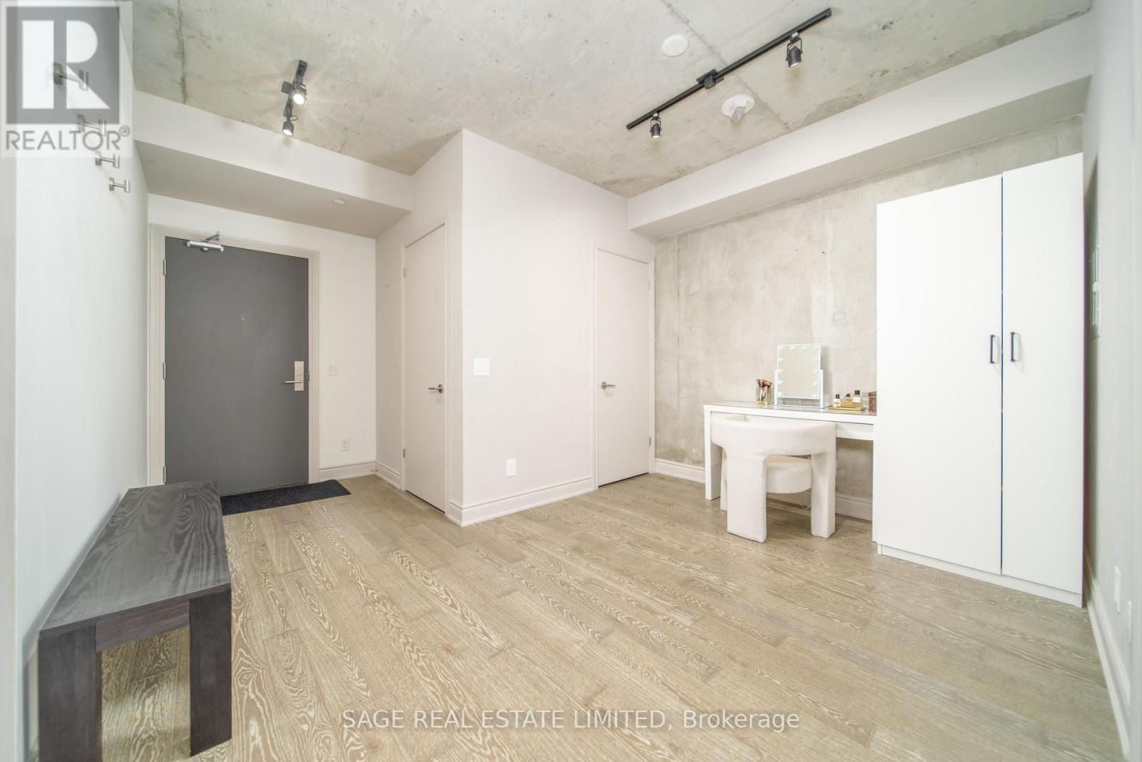 320 - 608 Richmond Street W Property Photo 10