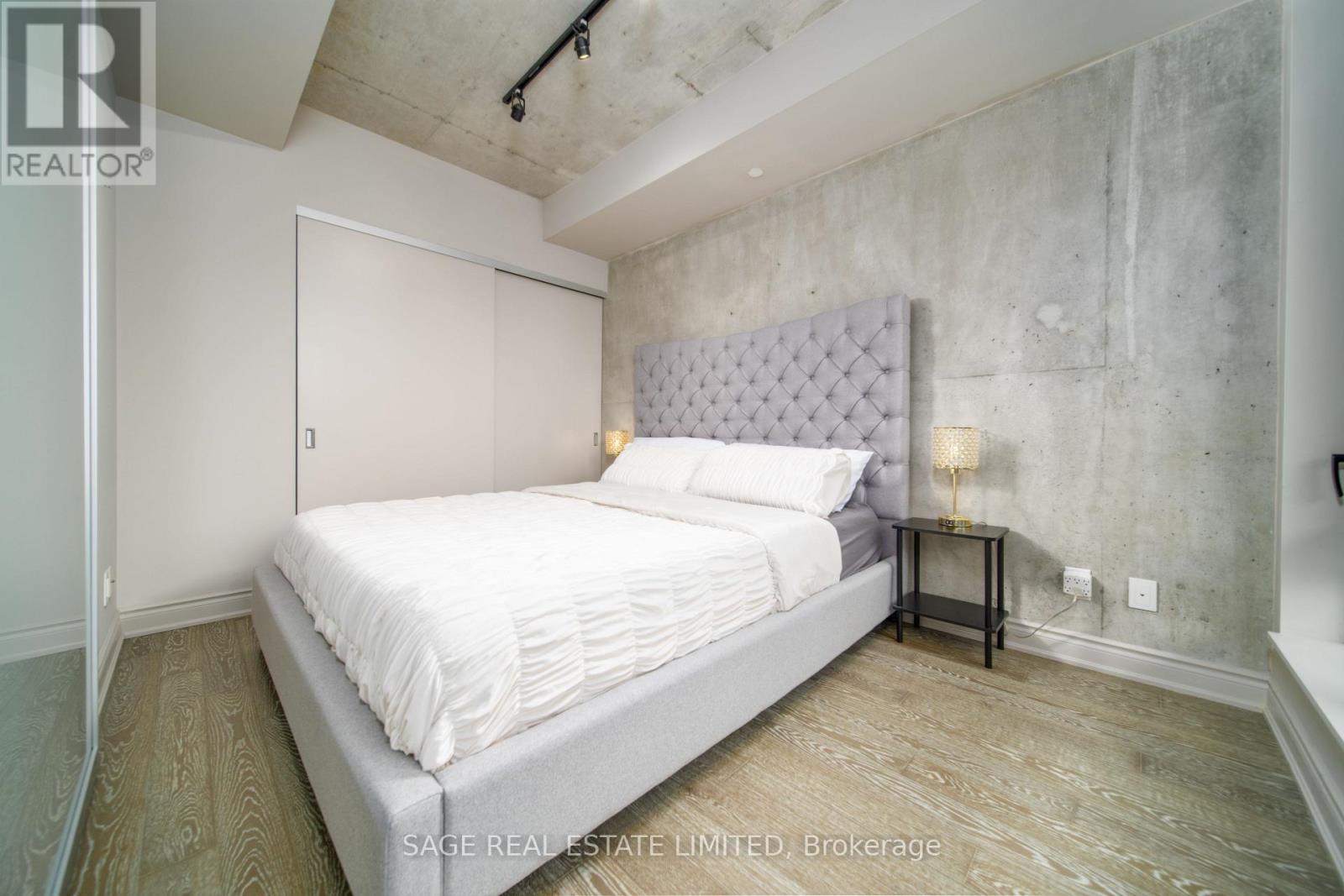 320 - 608 Richmond Street W Property Photo 14