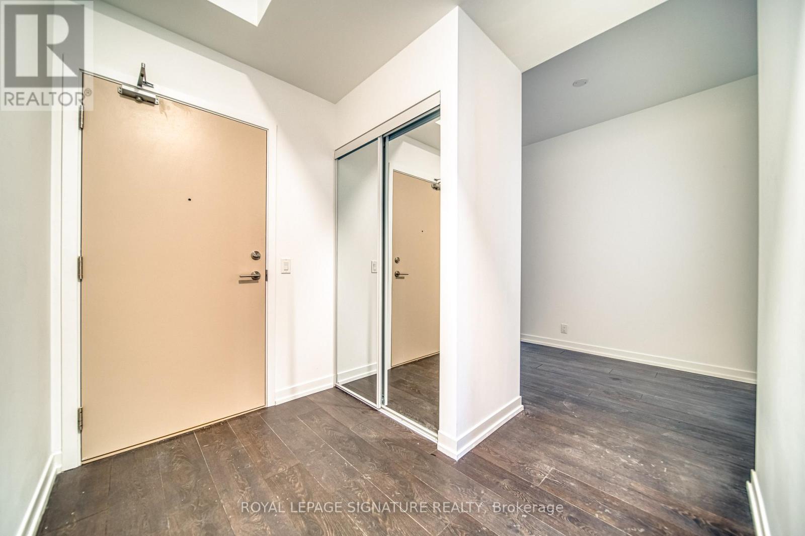 807 - 2020 Bathurst Street Property Photo 3