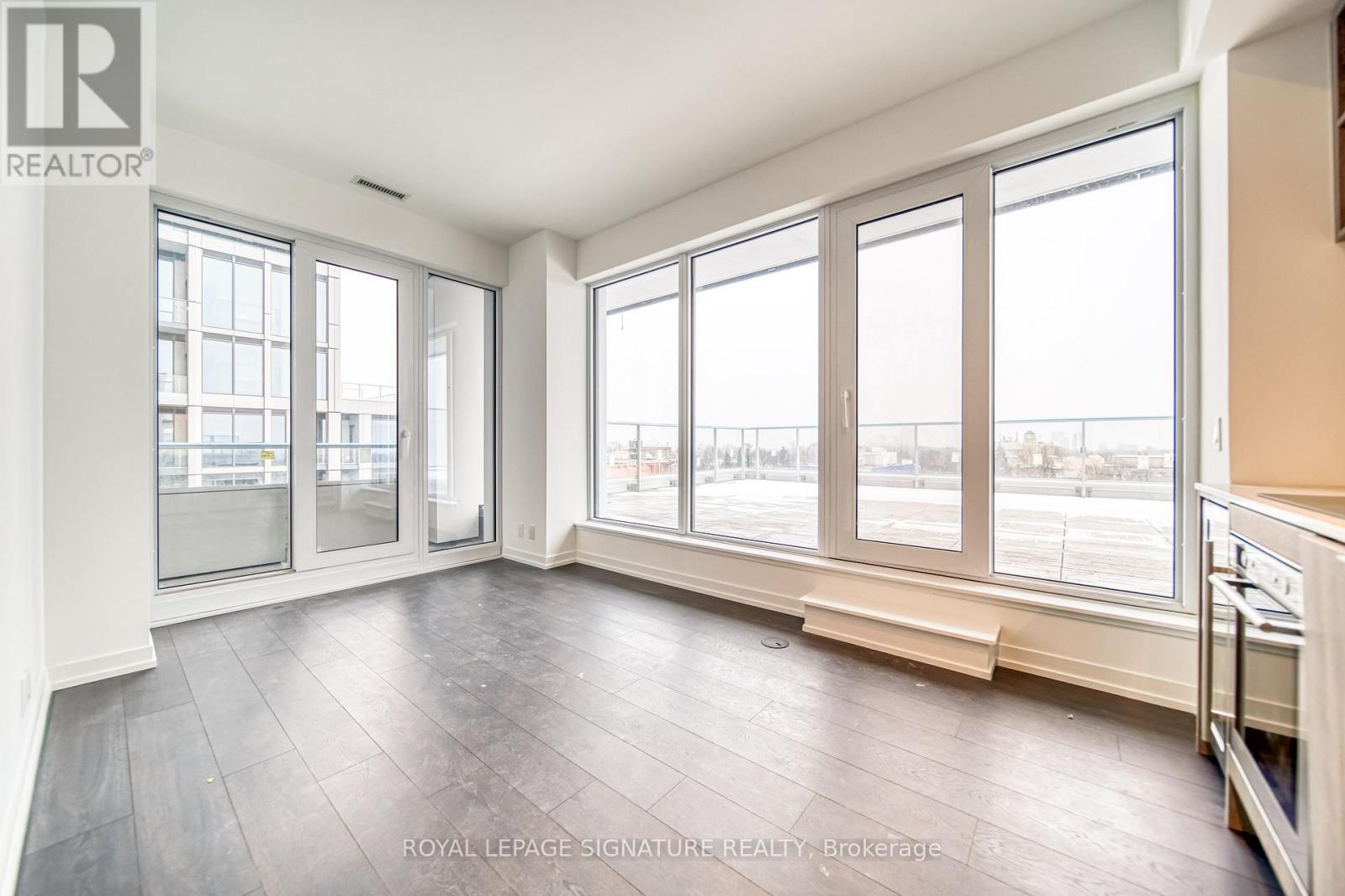 807 - 2020 Bathurst Street Property Photo 10