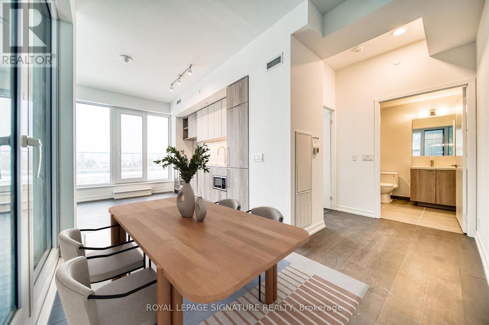 807 - 2020 Bathurst Street Property Photo 11
