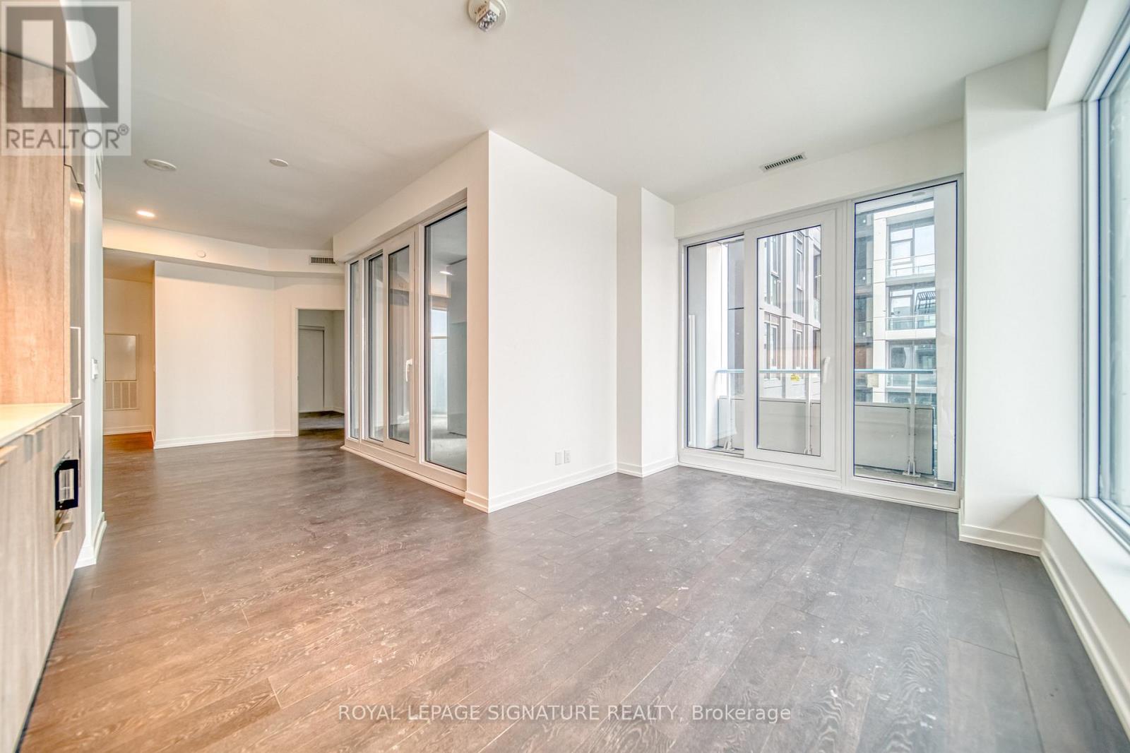 807 - 2020 Bathurst Street Property Photo 12