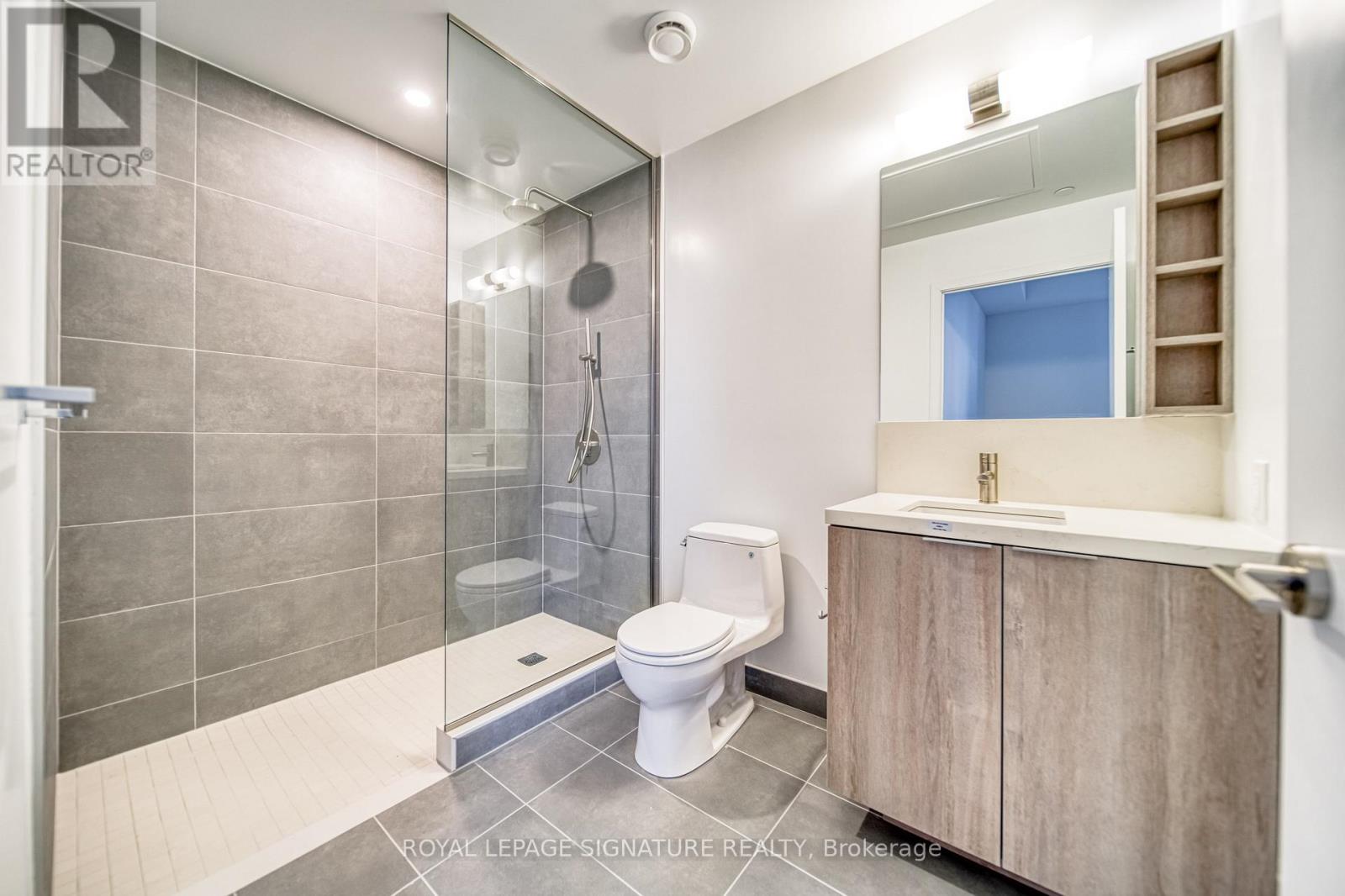 807 - 2020 Bathurst Street Property Photo 15
