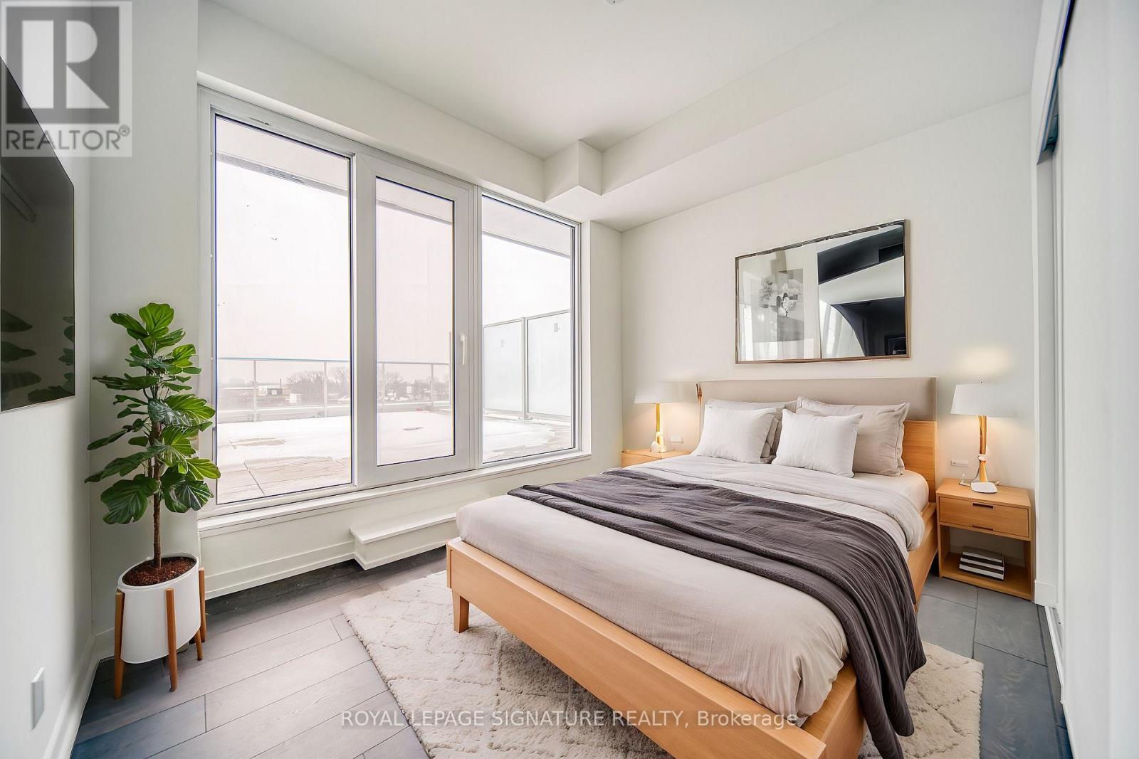 807 - 2020 Bathurst Street Property Photo 17