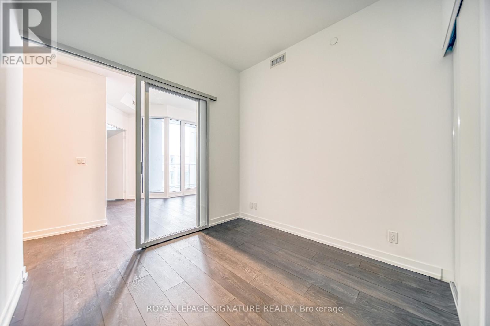 807 - 2020 Bathurst Street Property Photo 21