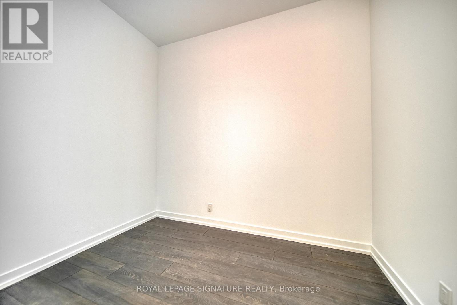 807 - 2020 Bathurst Street Property Photo 23