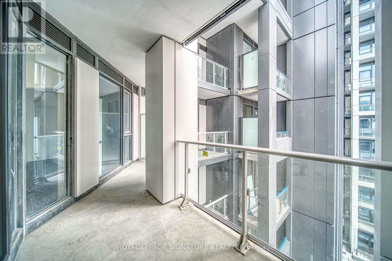 807 - 2020 Bathurst Street Property Photo 28