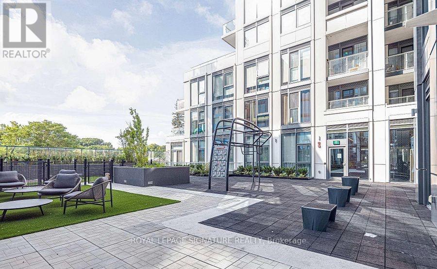 807 - 2020 Bathurst Street Property Photo 36