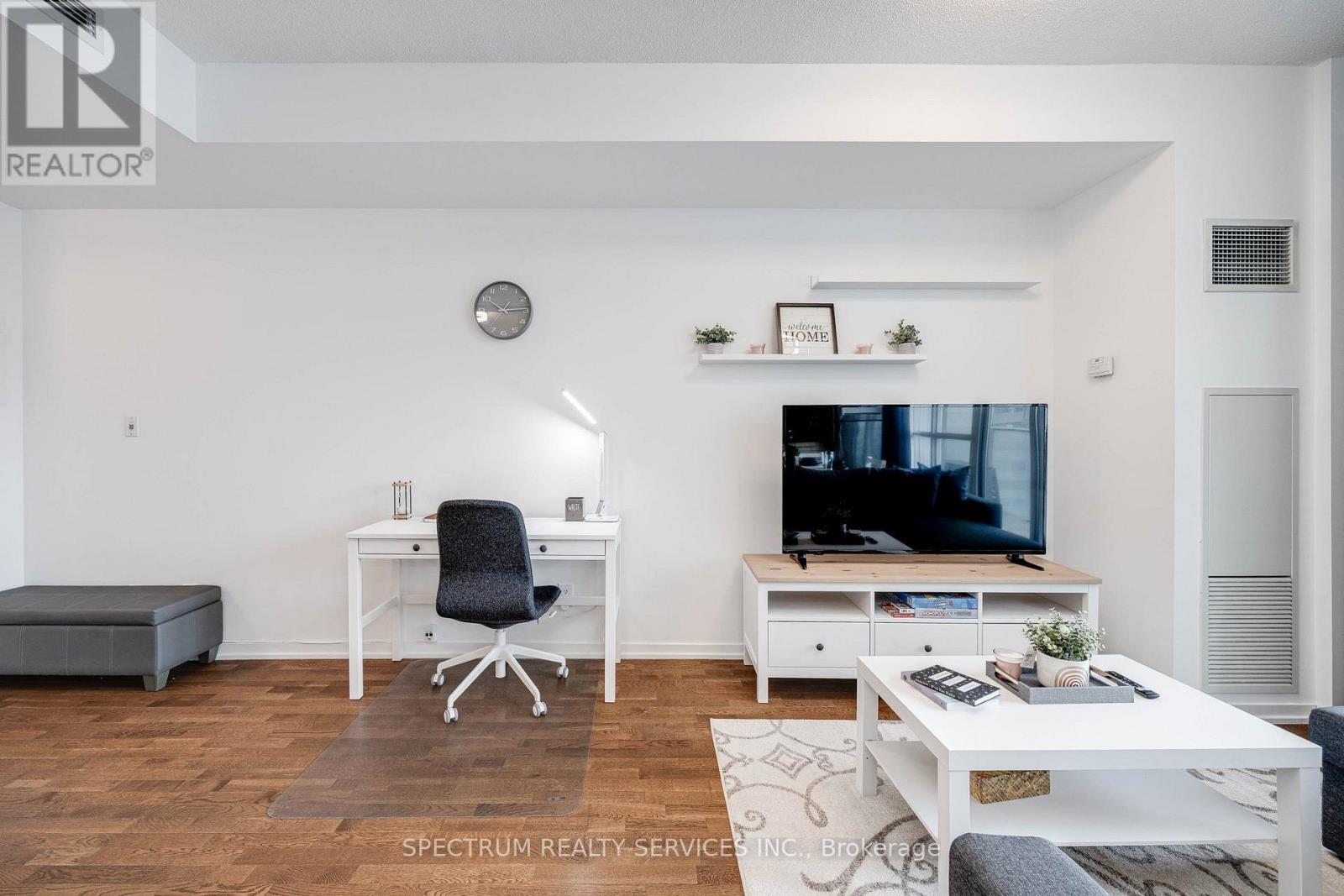 4511 - 65 Bremner Boulevard Property Photo 4