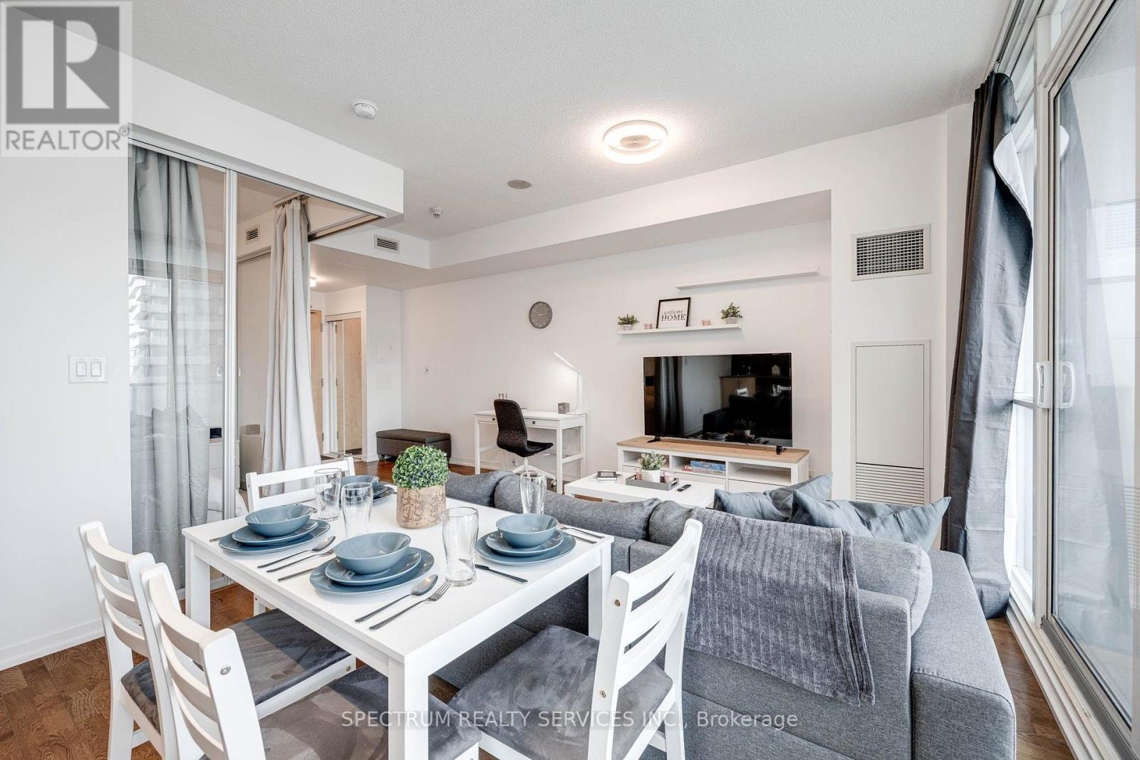 4511 - 65 Bremner Boulevard Property Photo 8