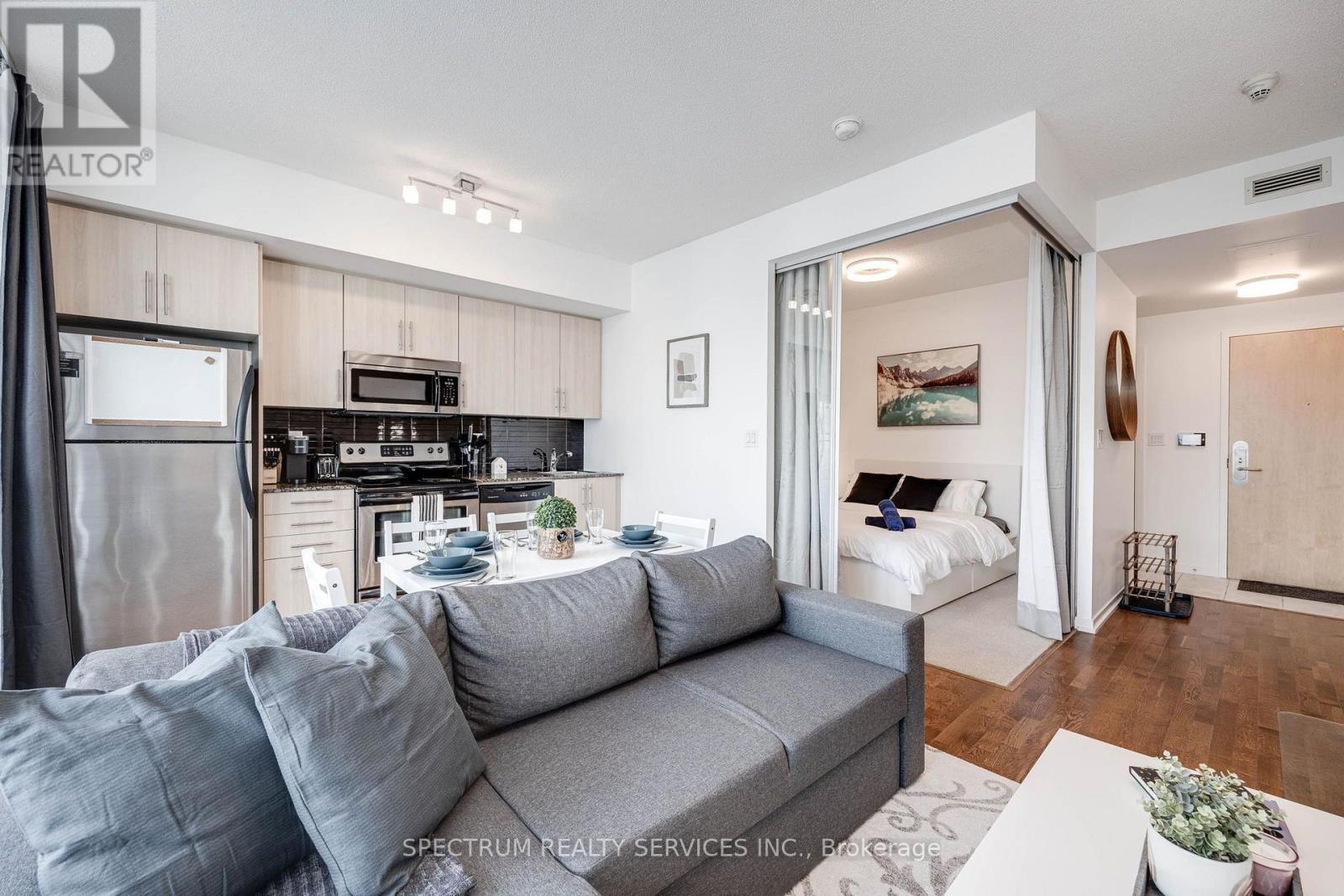 4511 - 65 Bremner Boulevard Property Photo 10
