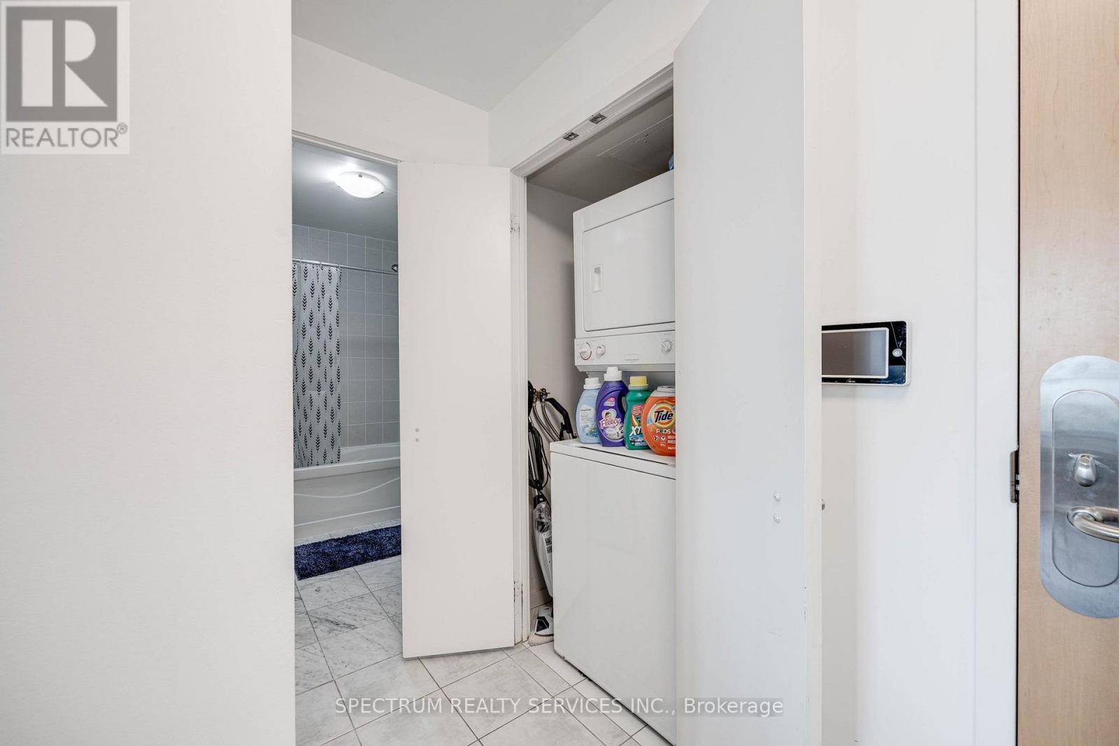 4511 - 65 Bremner Boulevard Property Photo 14