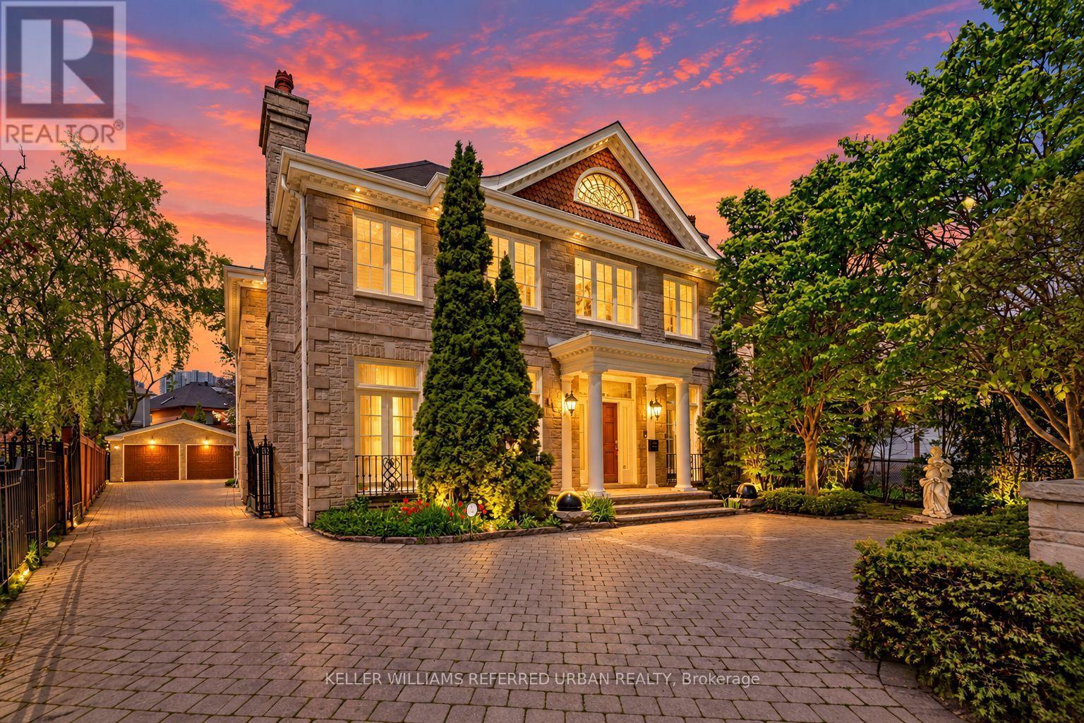 44 COTSWOLD CRESCENT Property Photo 1