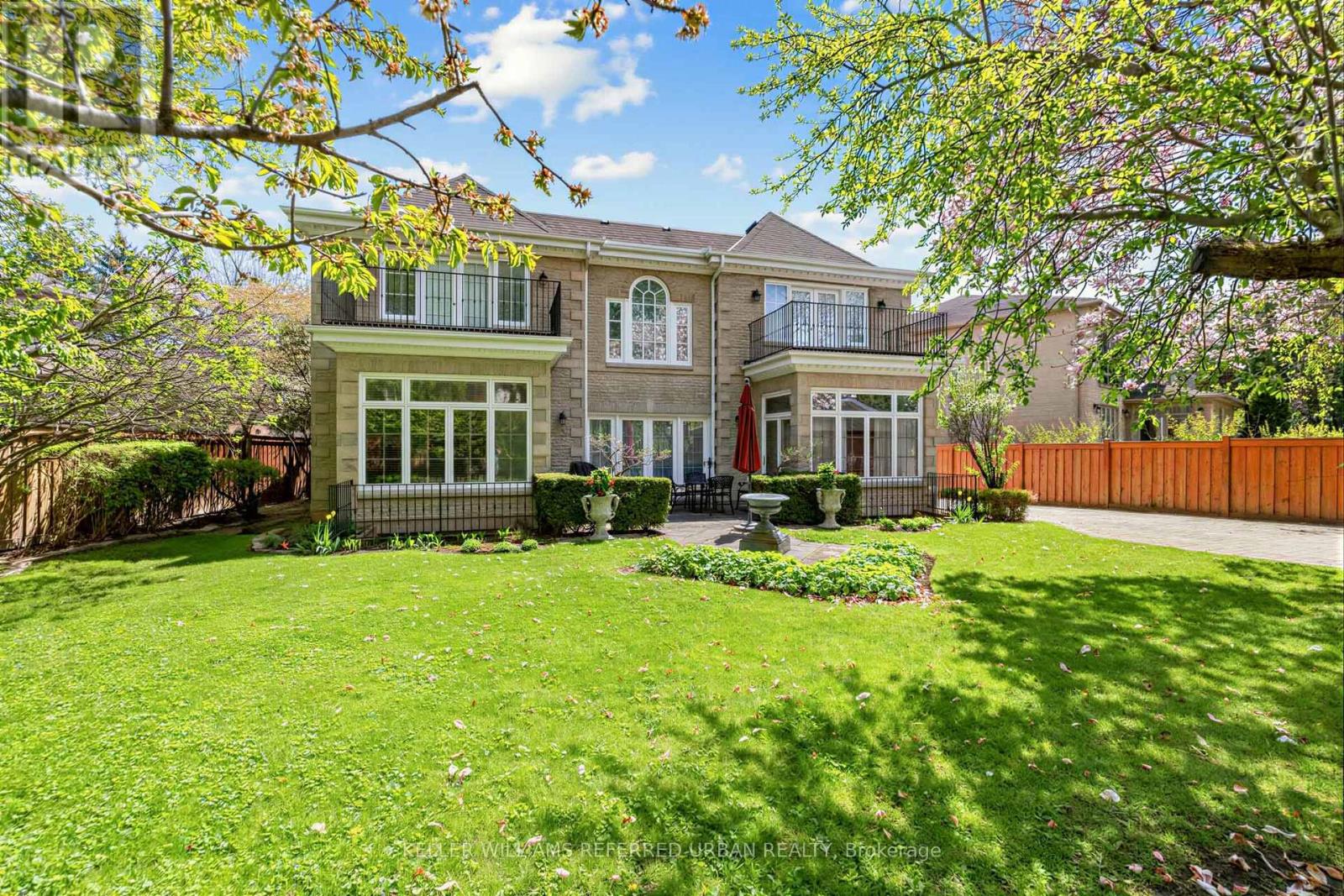 44 Cotswold Crescent Property Photo 10